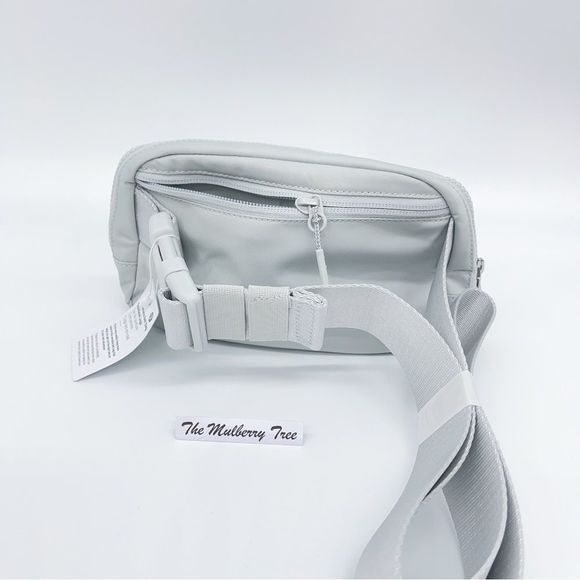 Lululemon Everywhere Everyday Travel 1L Belt Bag In Rainbow Logo NWT - Picture 3 of 13